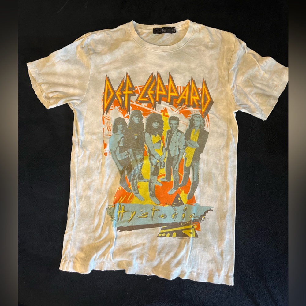 New Def Leppard distressed t shirt